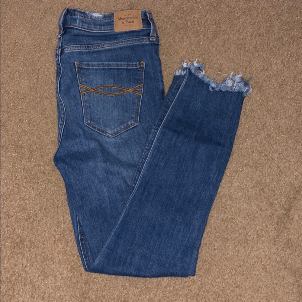 Abercrombie jeans. SOO FLATTERING